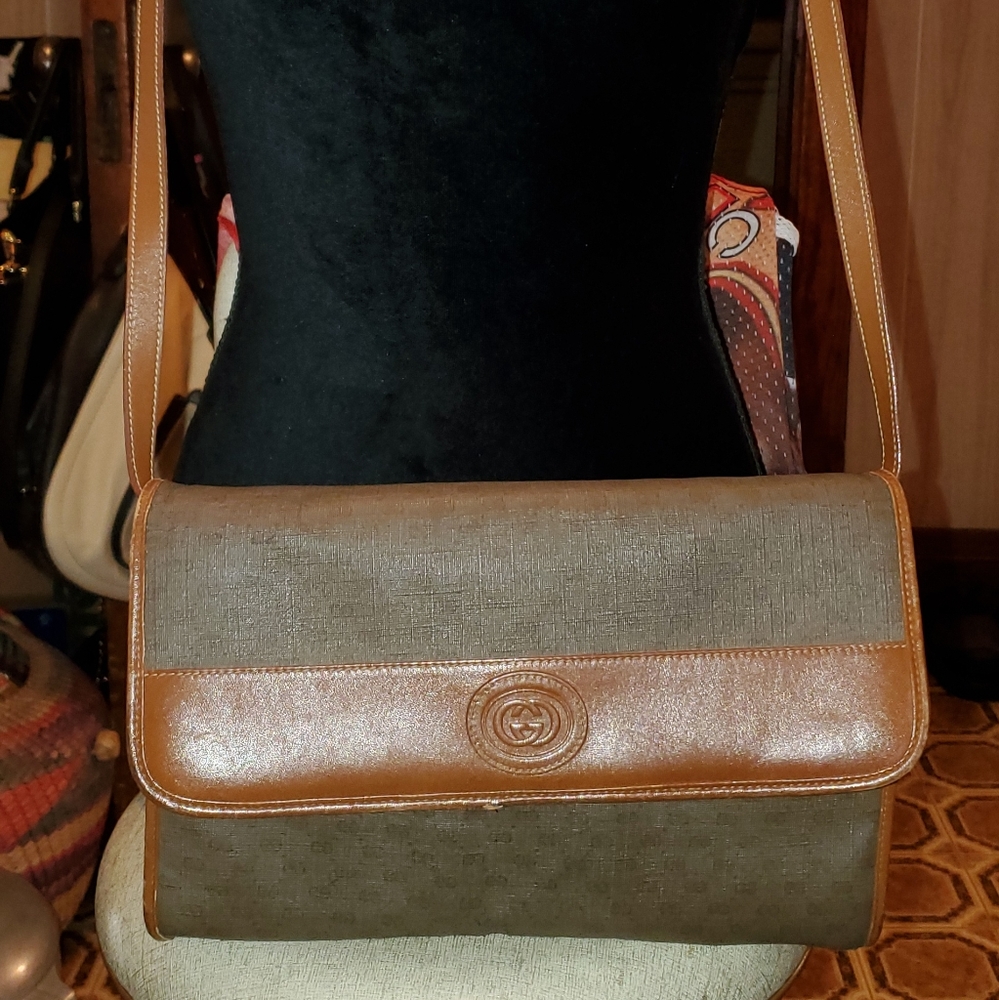 Vintage authentic Gucci crossbody